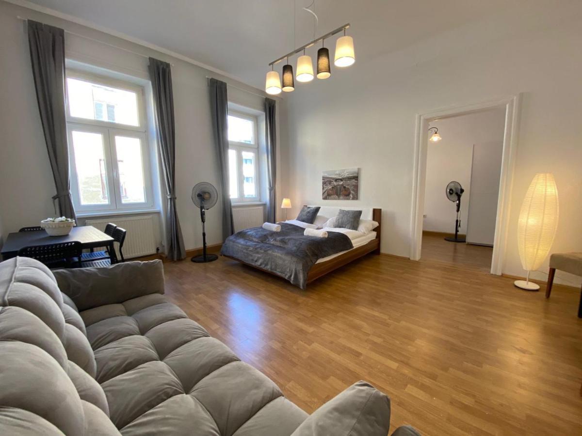 Beautiful 2Br Aptartment 12 Minutes To Downtown Wien Exteriör bild